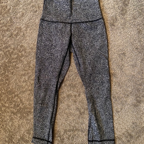 Lululemon Wunder Under Luxtreme Cropped - Picture 2 of 4